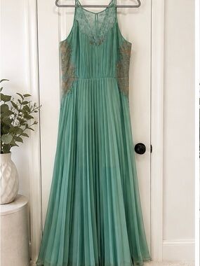 bcbg green pleated dress BCBGMaxAzria | Dresses | Bcbgmaxazria Orange Maxi red-carpet